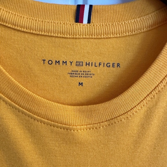 NWOT- Tommy Hilfiger Women’s SS top-Size Medium - Picture 3 of 5
